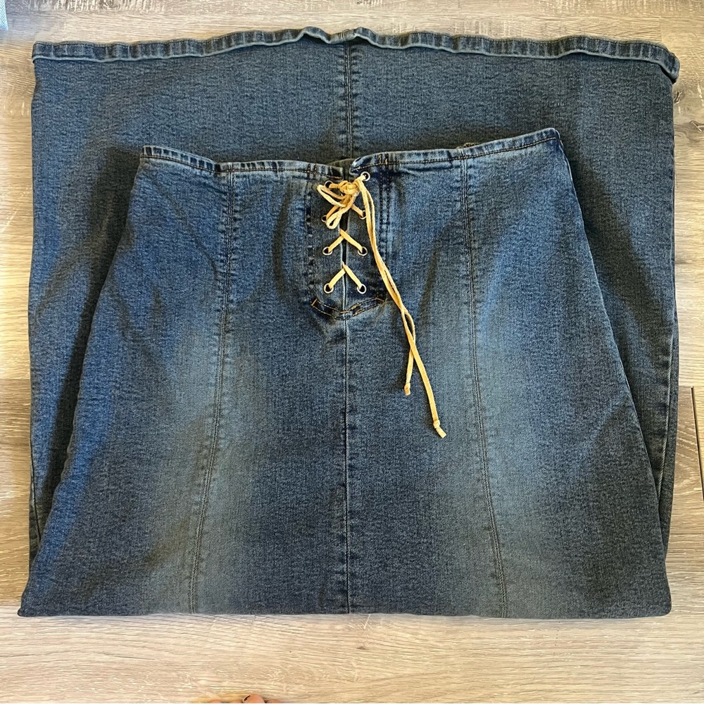 Brody Y2K bimbocore midwash stretch denim maxi skirt with lace up front